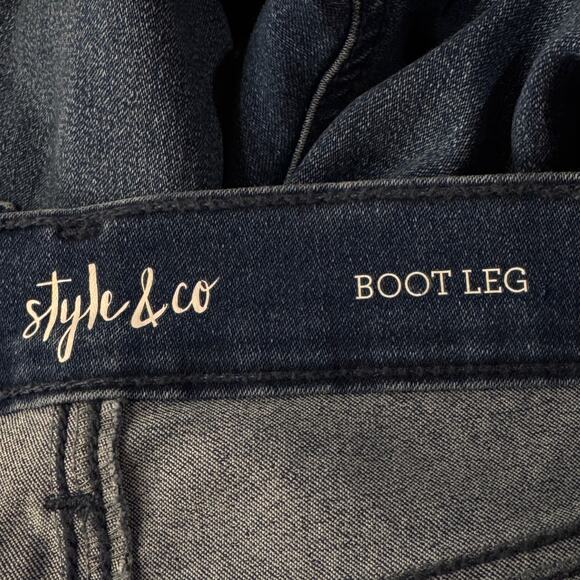 Style & Co SZ 2 Boot Leg Bootcut Jeans Mid-Rise Stretch Pockets Zip-Fly Blue - Picture 6 of 8